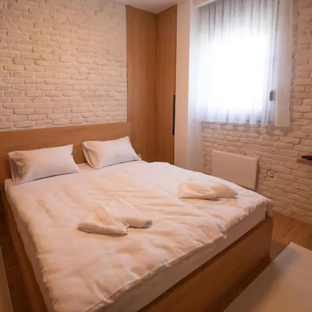 Attic Яхорина