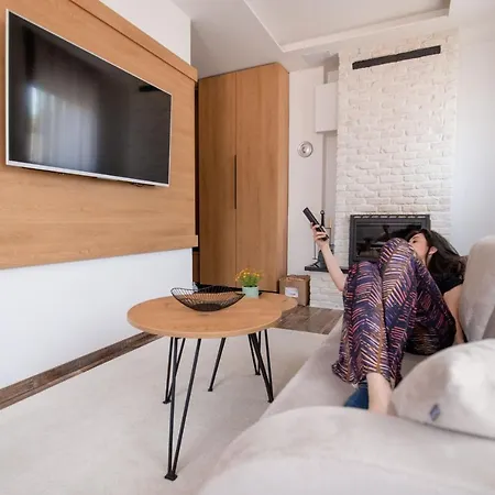 Attic Апартаменты Яхорина