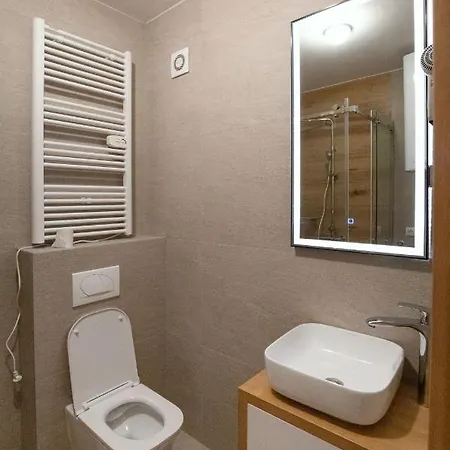 Attic Апартаменты Яхорина