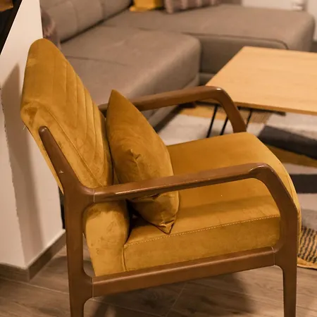 Attic Апартаменты Яхорина